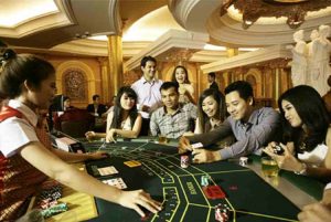 Le Macau Casino & Hotel gần biên giới thu hút du khách nước ngoài